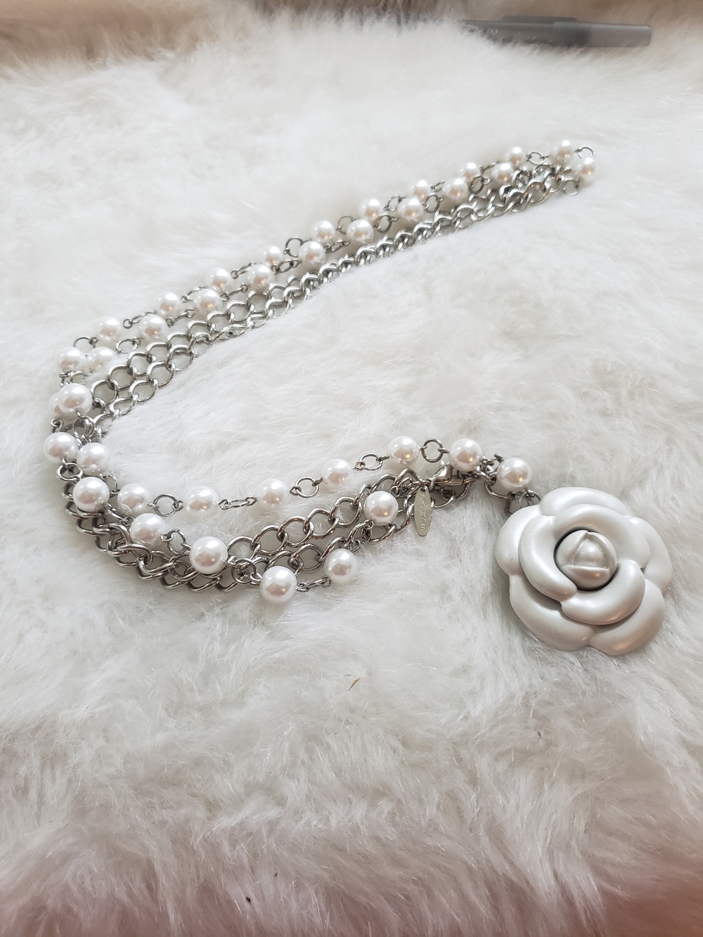 Pearl-Accented Silver Multi-Chain Necklace with White Flower Pendant